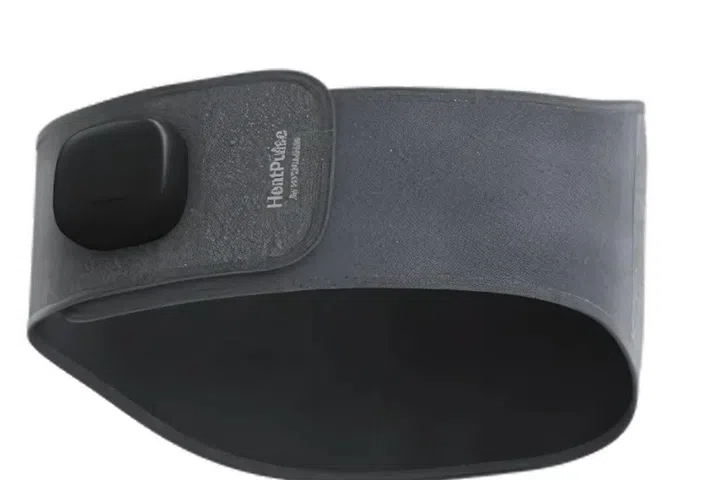 The Hydragun HeatPulse is wider around the back, ensuring ample coverage for your mid and lower back. 