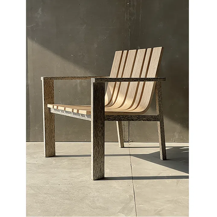 AmoArte's Burgar Easy Chair