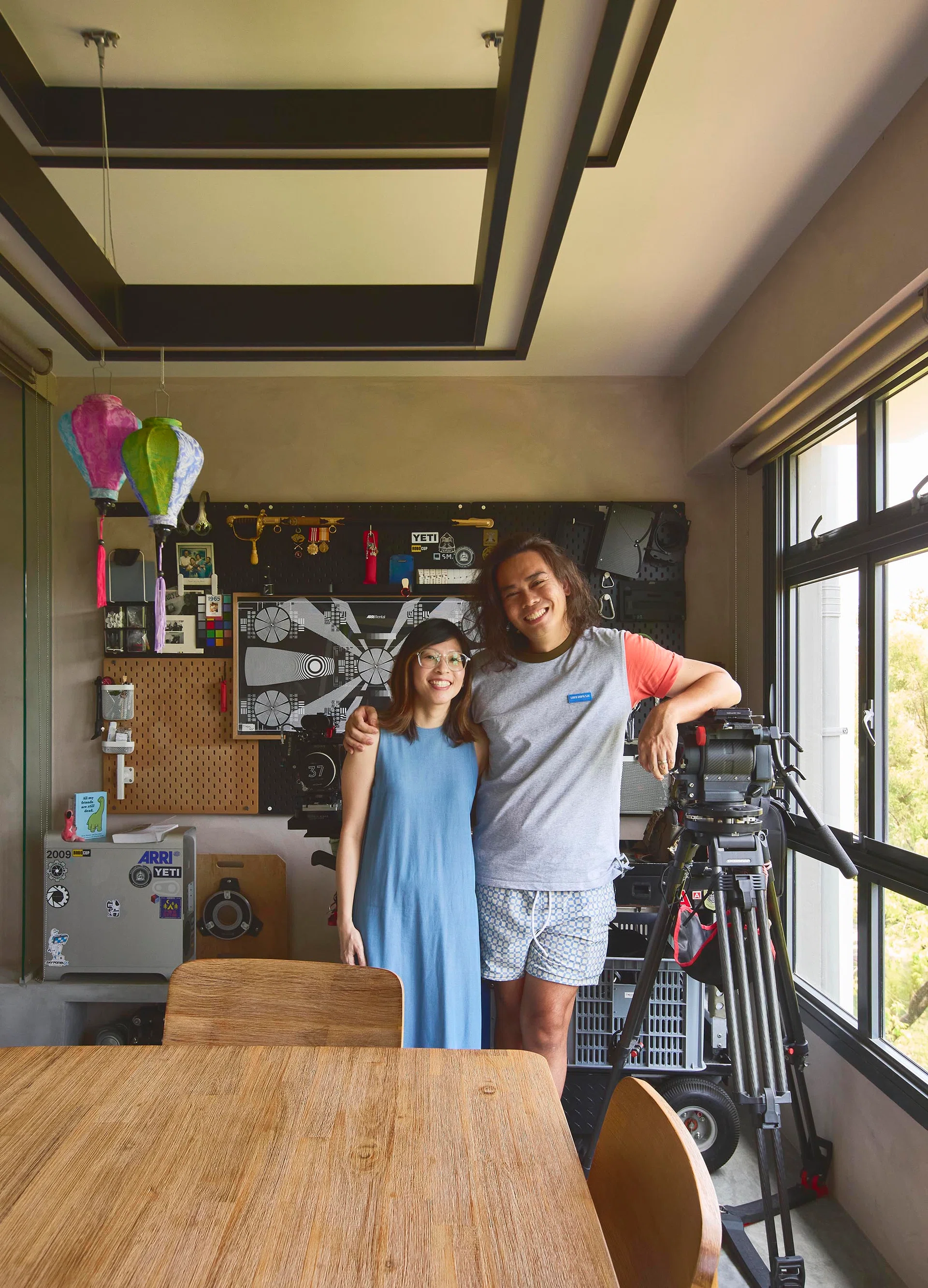 A couple in their 30s and their young daughter lives in this 5-room HDB BTO at Sengkang East Drive (1,216 sq ft), designed by Threehaus Works.