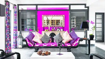 53522-40778974-05-12-2016-weekend-buzz