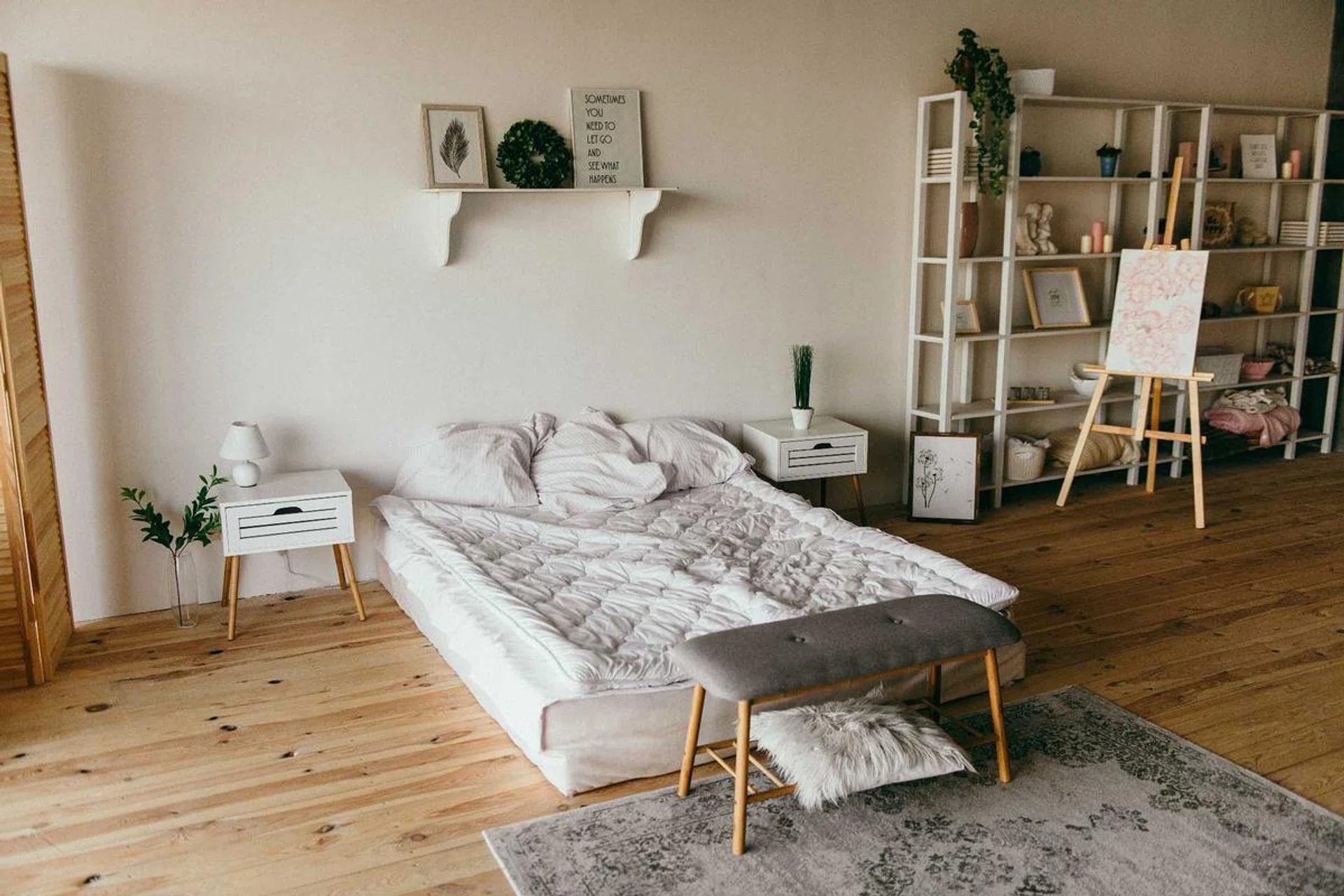 Buy Mattress Singapore: 10 Things to know before you buy a new mattress (Photo Pexels Dmitry Zvolskiy)