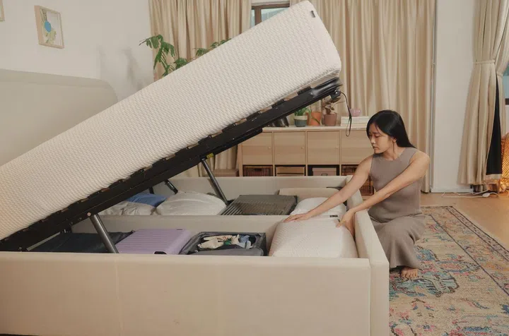 hydraulic storage bed with compartment