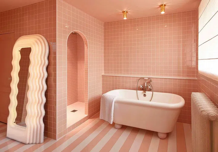 House Tour: A French Townhouse Designed By Sarah Lavoine, Daughter of Former French Vogue Editor