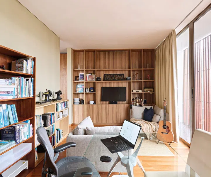 Sharne’s bedroom is divided into a sleeping area and a home office-cum- lounge.