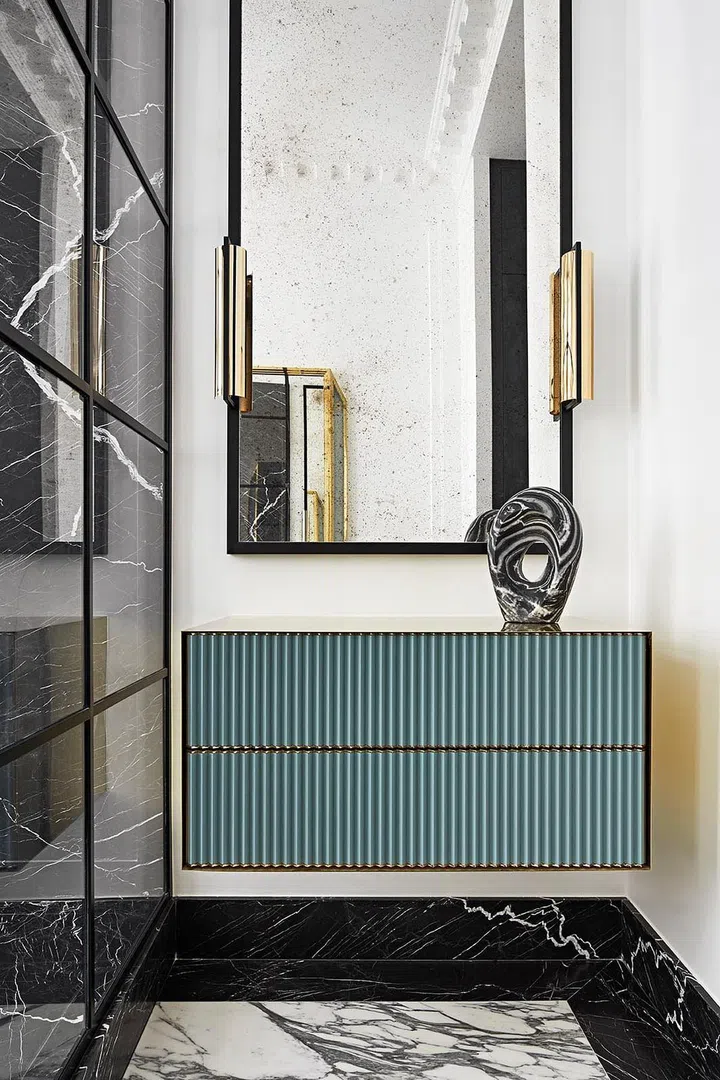 Elements from different style periods are juxtaposed to achieve just the right balance.