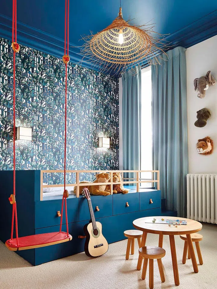 House Tour: A French Townhouse Designed By Sarah Lavoine, Daughter of Former French Vogue Editor