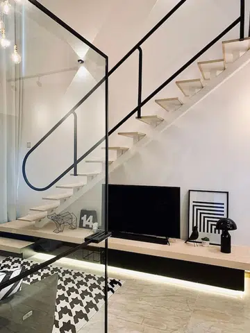 wolf_woof_kingsford_waterbay3