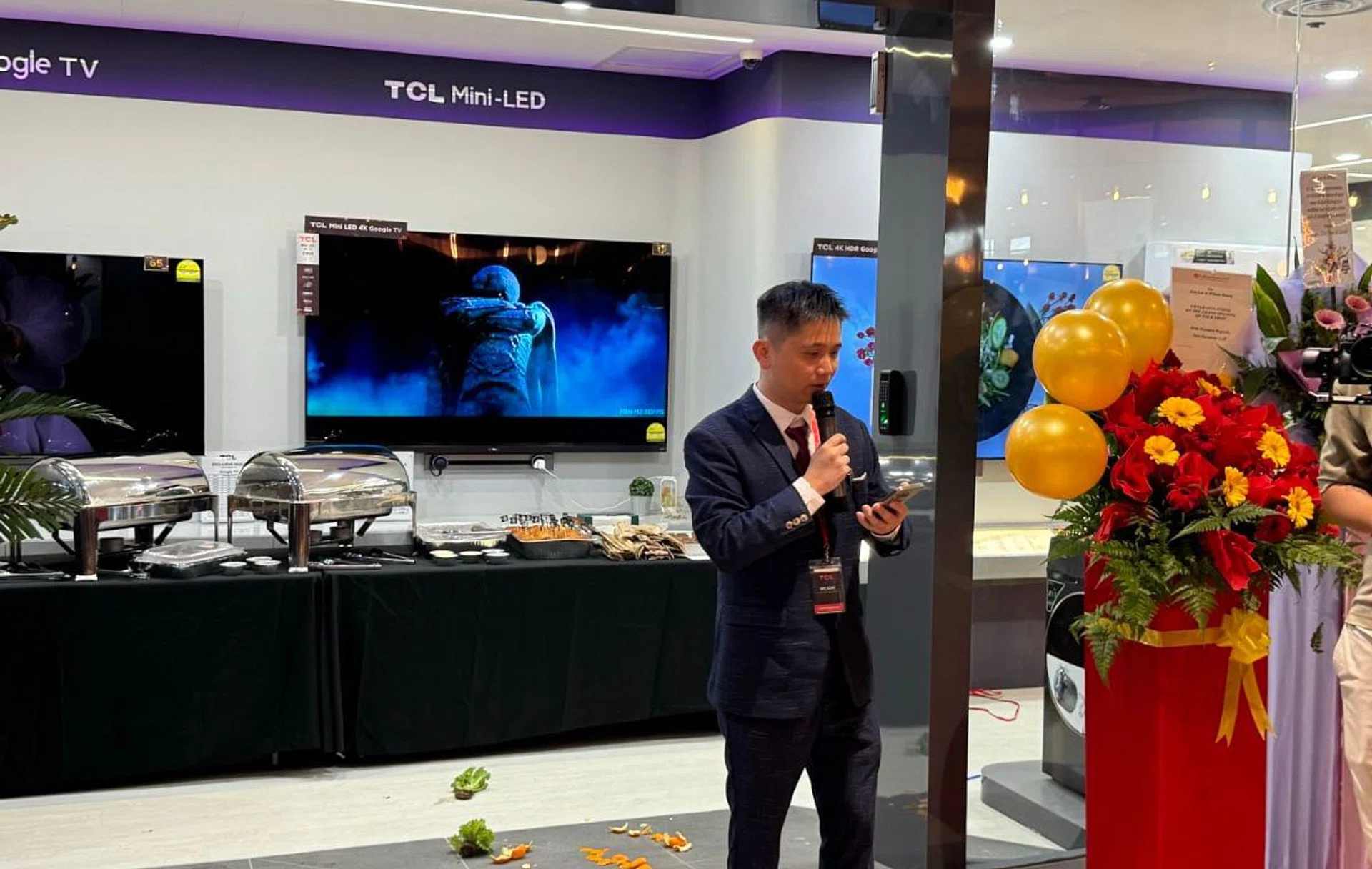 Wilson Zhang, the COO of TCL’s local distributor JNW, at the opening of TCL's first physical store.