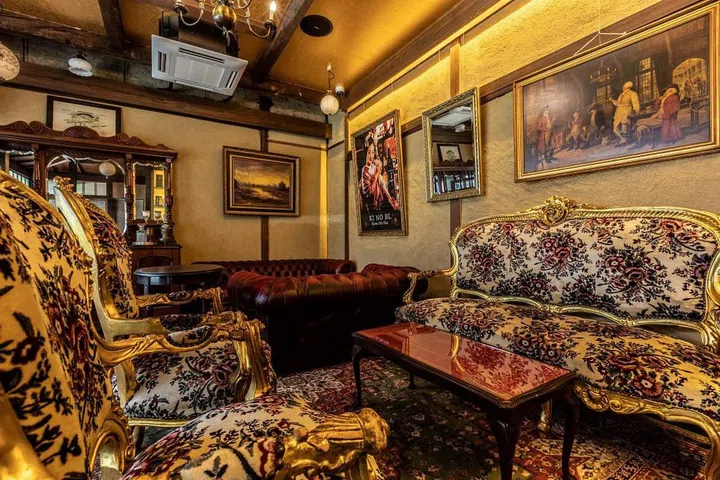 只开放给会员的Gin Palace。