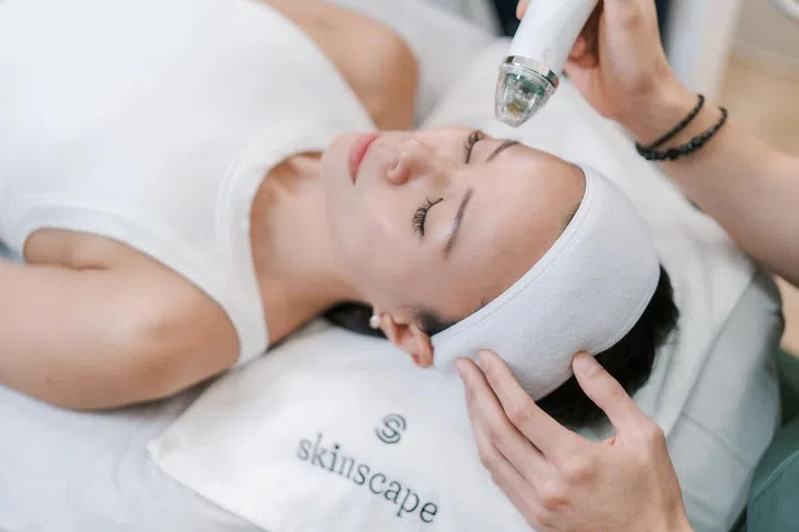 Skinscape Clinic提供安全提升肌肤紧致度的疗程。