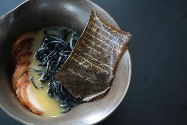 Charcoal Crispy collagen noodle Mushroom Poem