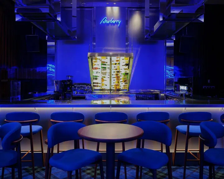 Burberry在文华东方酒店的MO Bar开设为期三周的Burberry骑士酒吧。（照片：Burberry提供）