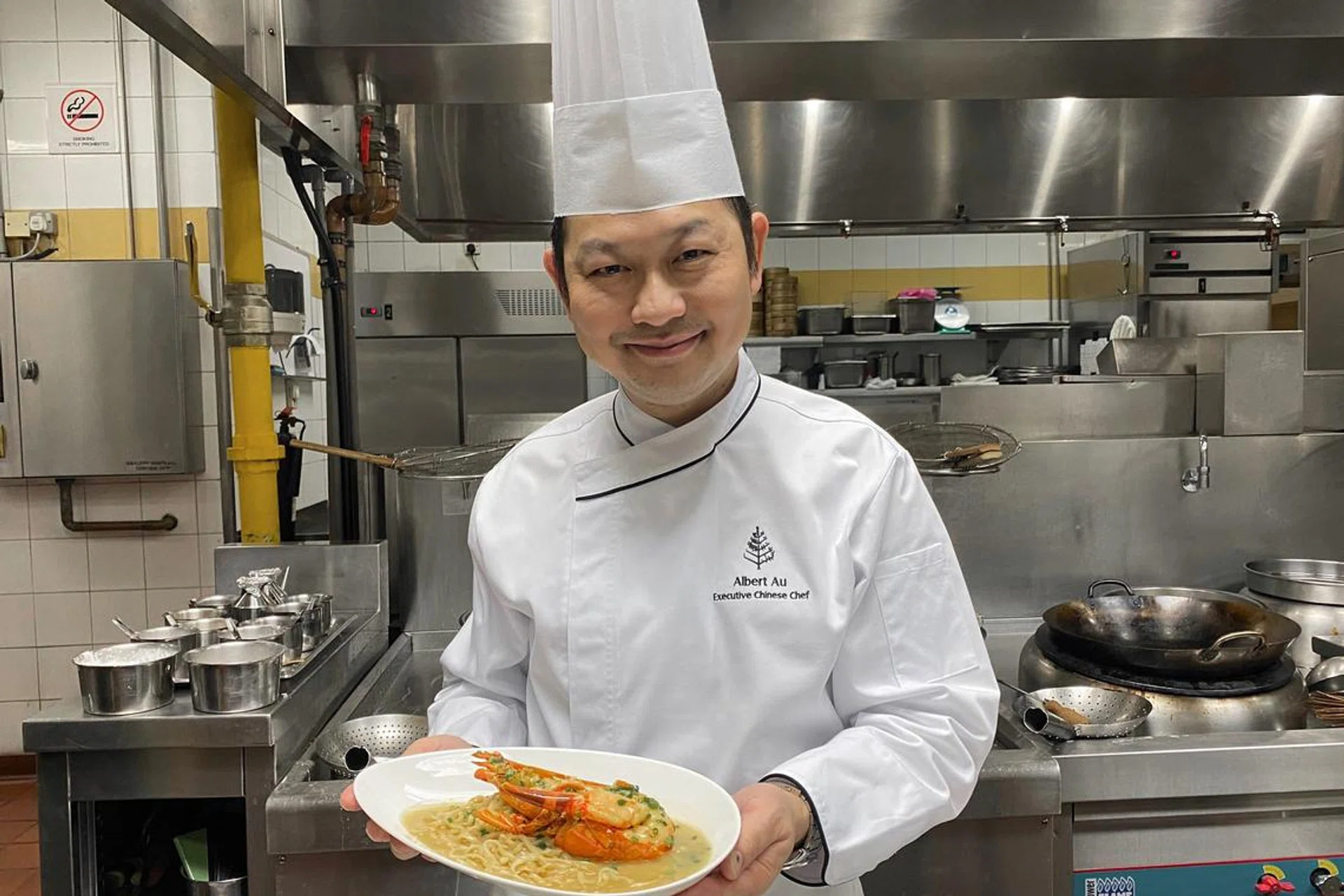 Chinese New Year, Chinese New Year 2021, Lunar New Year, CNY, CNY Recipes, Chinese New Year recipes, Jiang-Nan Chun, Four Seasons Hotel Singapore, Albert Au, Chef Albert Au, Chinese food, Chinese cuisine, 年菜, Braised Boston Lobster with E-Fu Noodles in Superior Stock