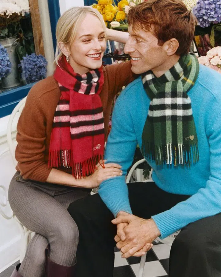 Burberry, Valentine’s Day,Scarf