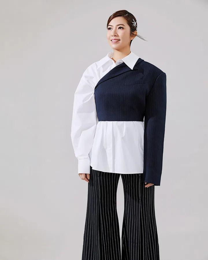 棉质衬衫/Minjukim@Society A；羊毛背心和羊毛裤/Kimhekim@Society A。