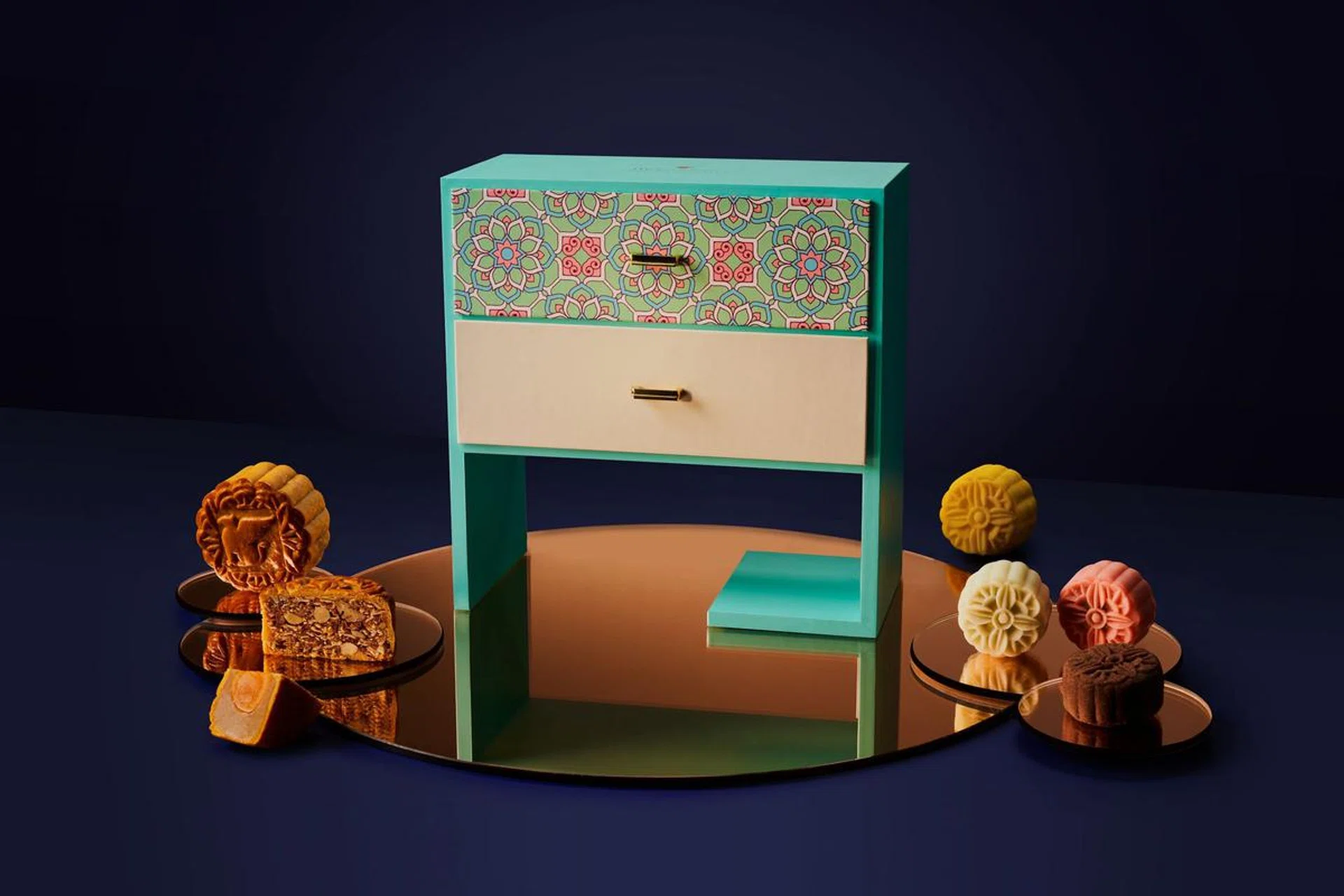 Mid-Autumn Festival, Mooncakes, Mooncake boxes, Mooncake packaging, Mooncake gift sets, Gifts, Mid-autumn festival gifts, Mid-Autumn Festival 2021