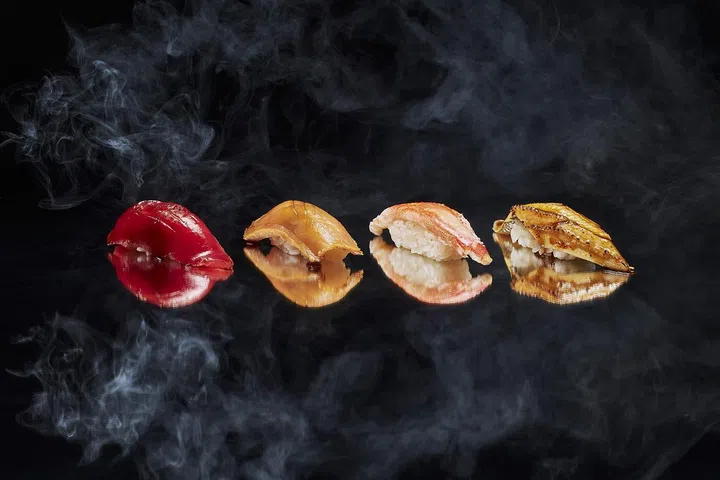 日本饮食文化中的“旬”一理念，在Wakuda的料理中展现得淋漓尽致。