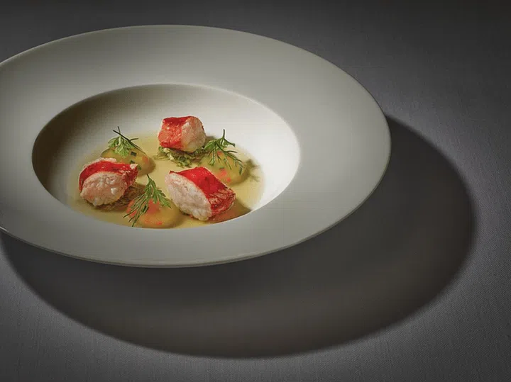 ramon-freixa_king-crab-with-saffron-bouillabaisse-with-roes-liquid-transparence