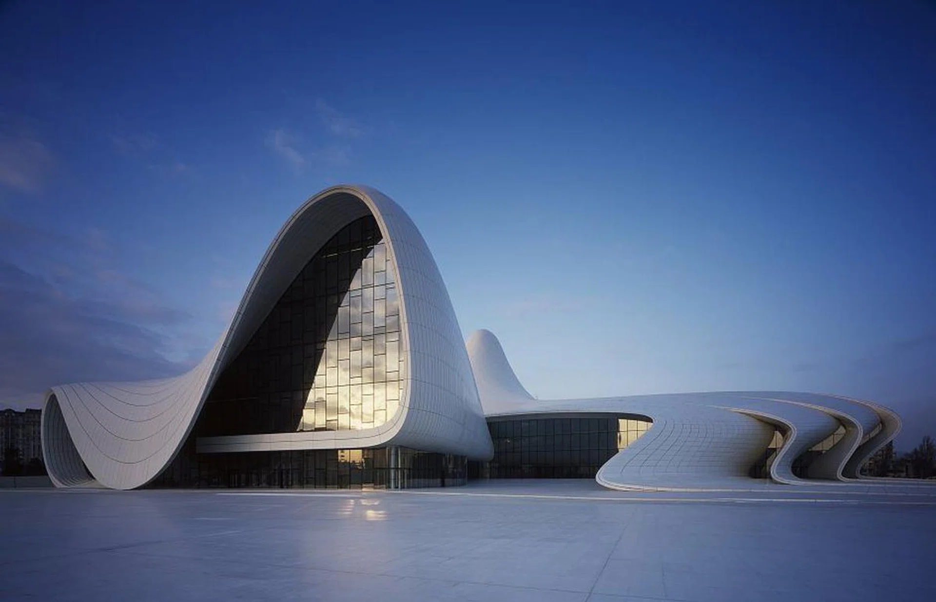 Baku Heydar Aliyev Center ，阿塞拜疆共和国 