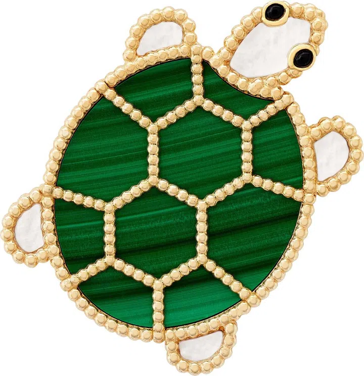 Lucky Animals Turtle clip, yellow gold, malachite, white mother-of-pearl, onyx.