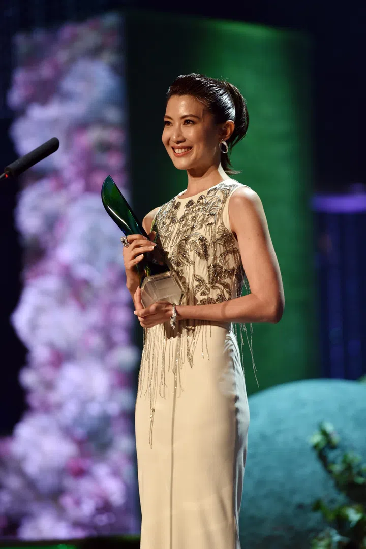 2016年4月24日，《红星大奖2016》第二场颁奖典礼在波那维斯达媒体城的新传媒演播厅举行。艺人欧萱终凭《志在四方2》夺得“最佳女主角”。