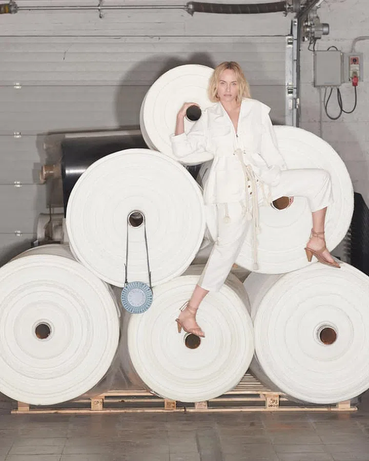 Stella McCartney 2020年春夏时尚大片。