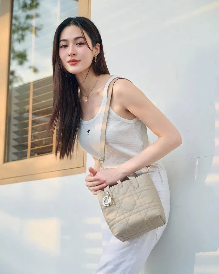 邝玲玲 Ling Ling Kwong @linglingkwong