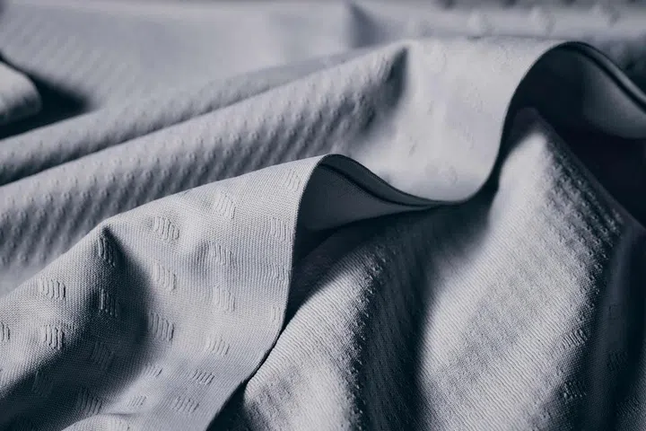 Lululemon 多年来潜心研究创新新面料。