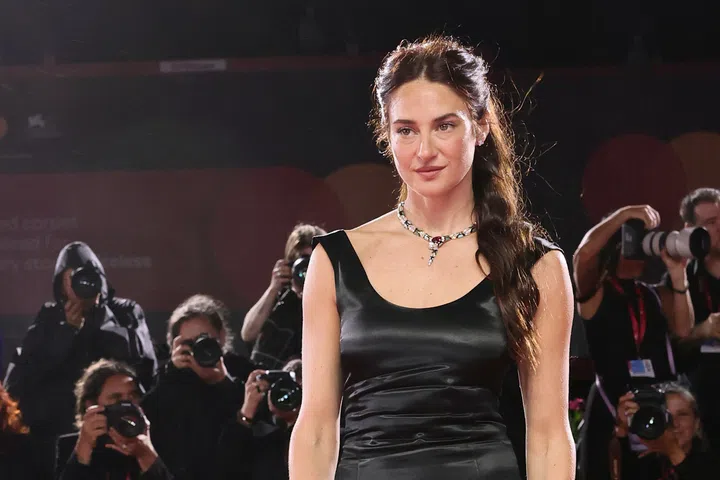 VENICE, ITALY - AUGUST 28: Shailene Woodley attends the "Jay Kelly" red carpet during the 82nd Venice International Film Festival on August 28, 2025 in Venice, Italy. (Photo by Theo Wargo/Getty Images)