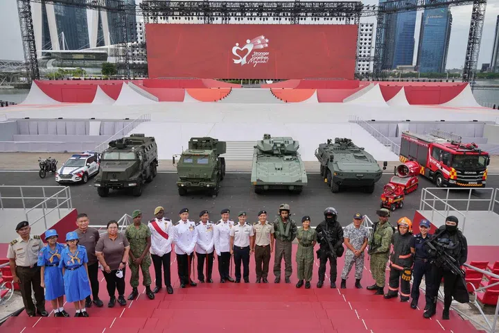 2022年的国庆庆典将在8月9日于滨海湾浮动舞台举行，命名为“全面防卫表演”（Total Defence Display）的项目将与检阅礼结合成为“我国的防卫力量”。项目分为三个段落，共超过2500人参与。