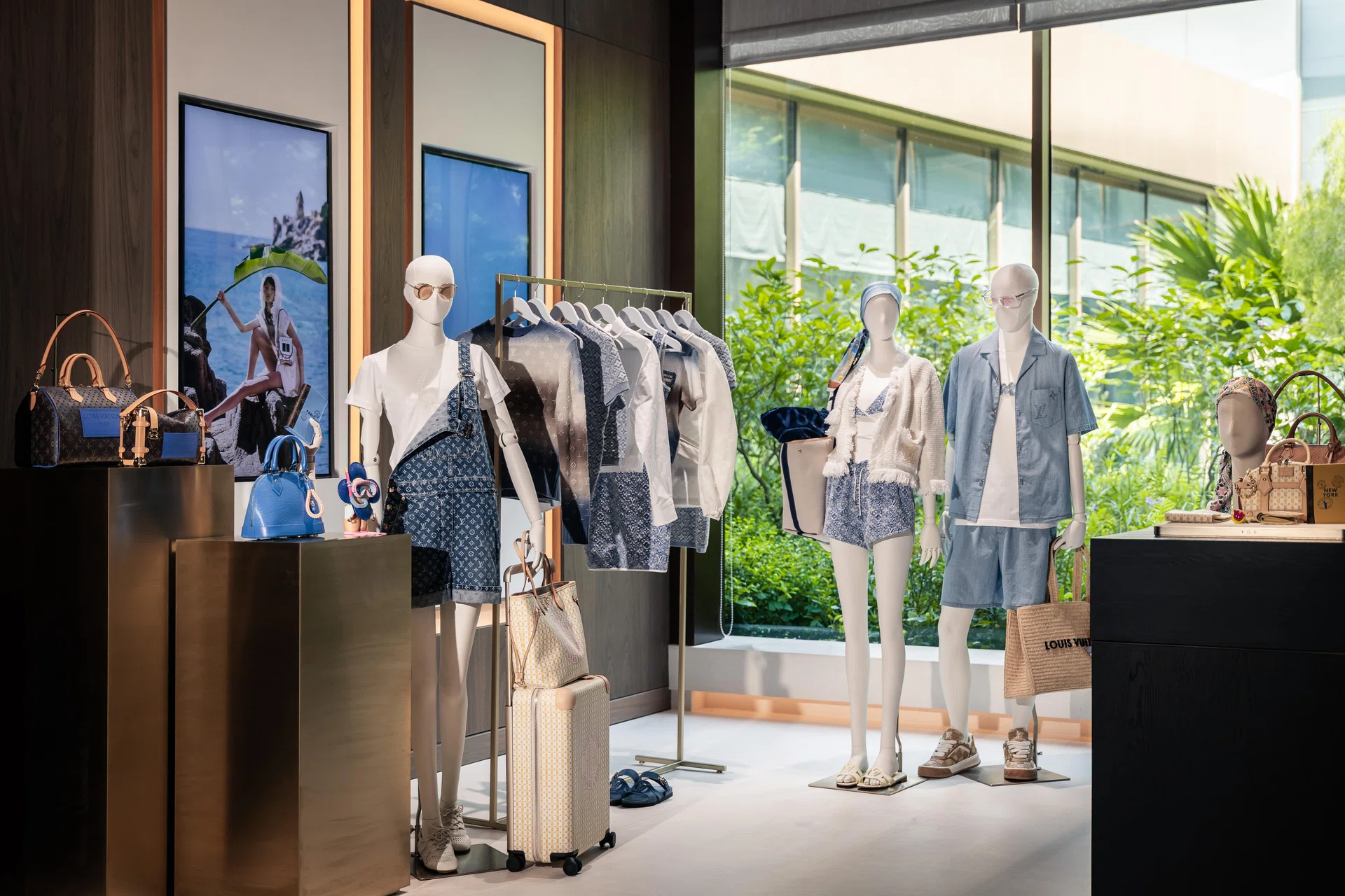 Louis Vuitton Resort 2026 Collection, Aman Singapore Gallery
