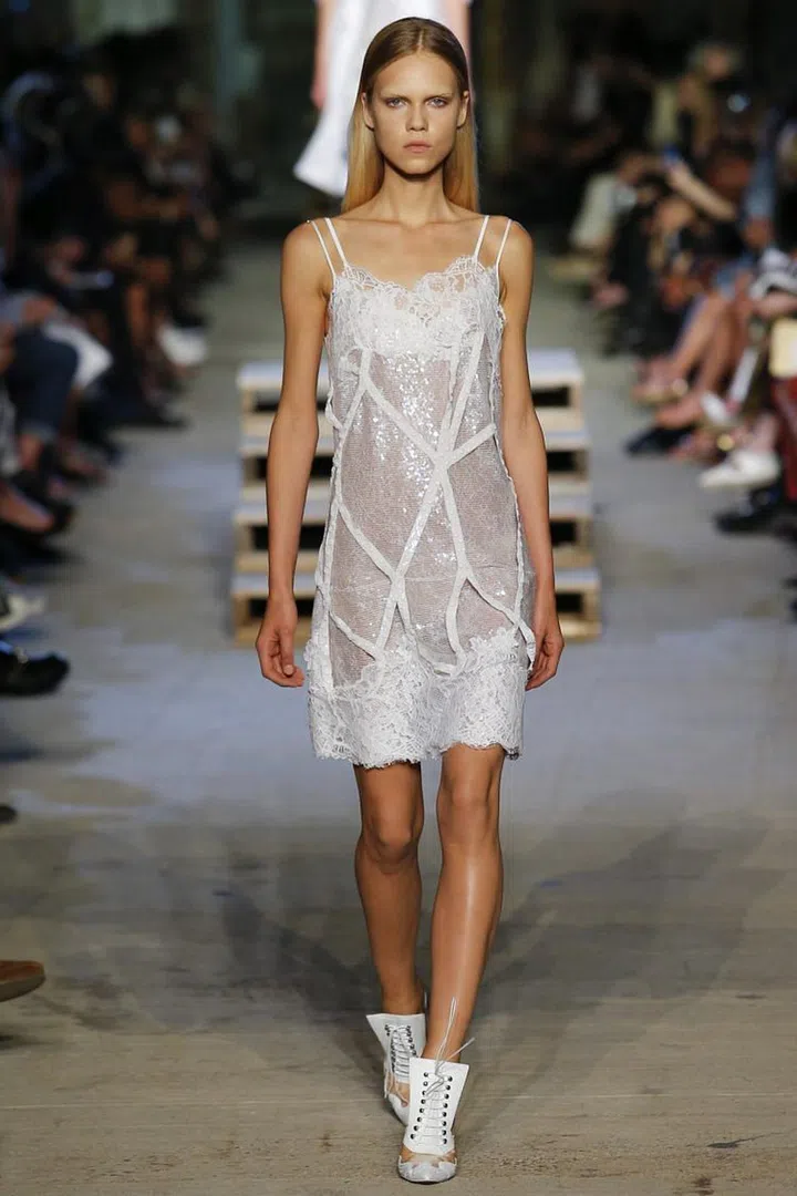 GIVENCHY