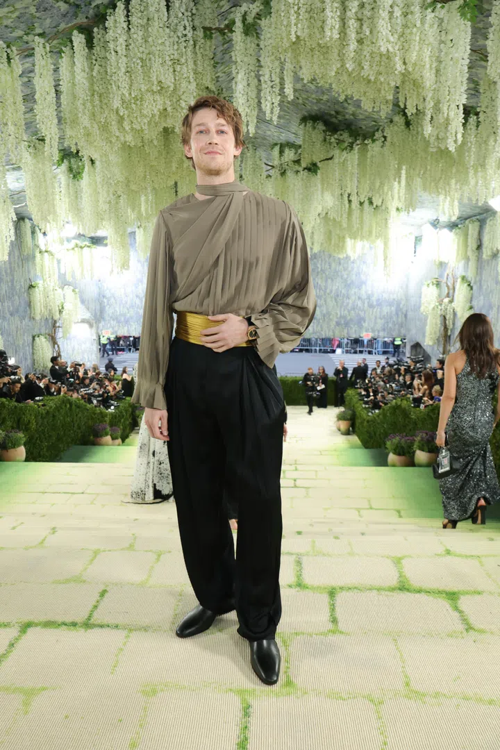 NEW YORK, NEW YORK - MAY 04: Joe Alwyn attends the 2026 Met Gala celebrating "Costume Art" at the Metropolitan Museum of Art on May 04, 2026 in New York City. (Photo by Kevin Mazur/MG26/Getty Images for The Met Museum/Vogue)