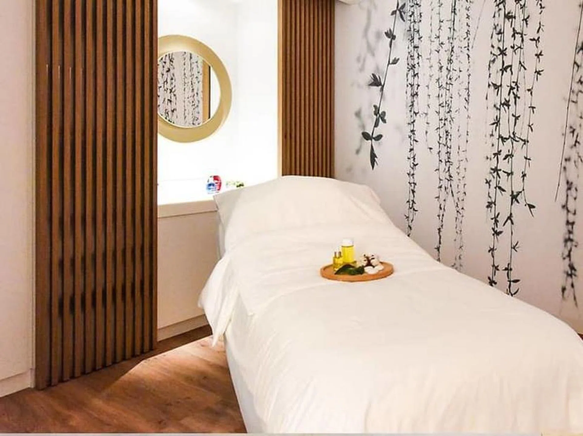 clarins-skin-spa-ion-orchard