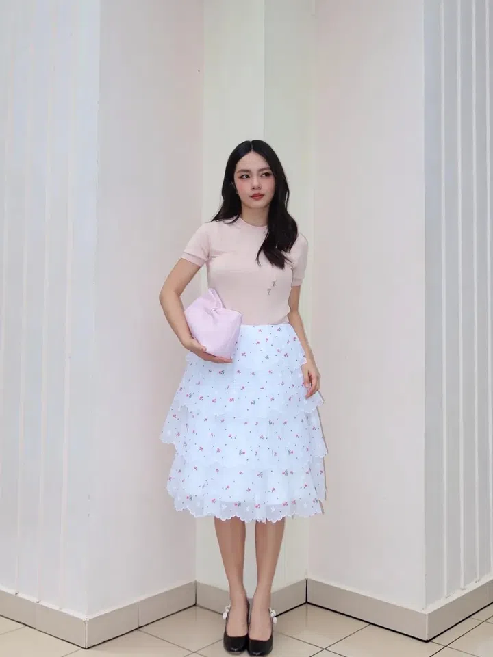 黄暄婷演绎Dior Bow手袋。