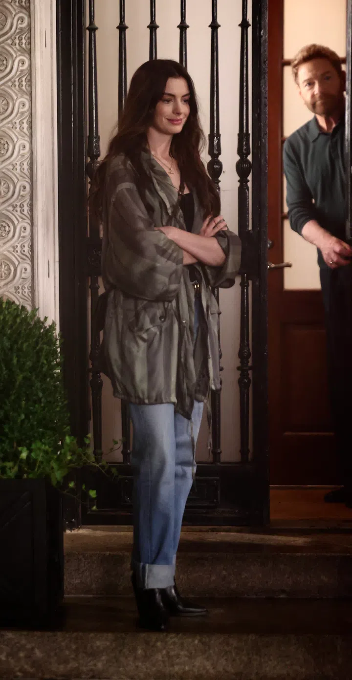 Anne Hathaway filming The Devil Wears Prada-2.
14 Aug 2025
Pictured: Anne Hathaway.
Photo credit: SteveSands/NewYorkNewswire/MEGA

TheMegaAgency.com
sales@mega.global