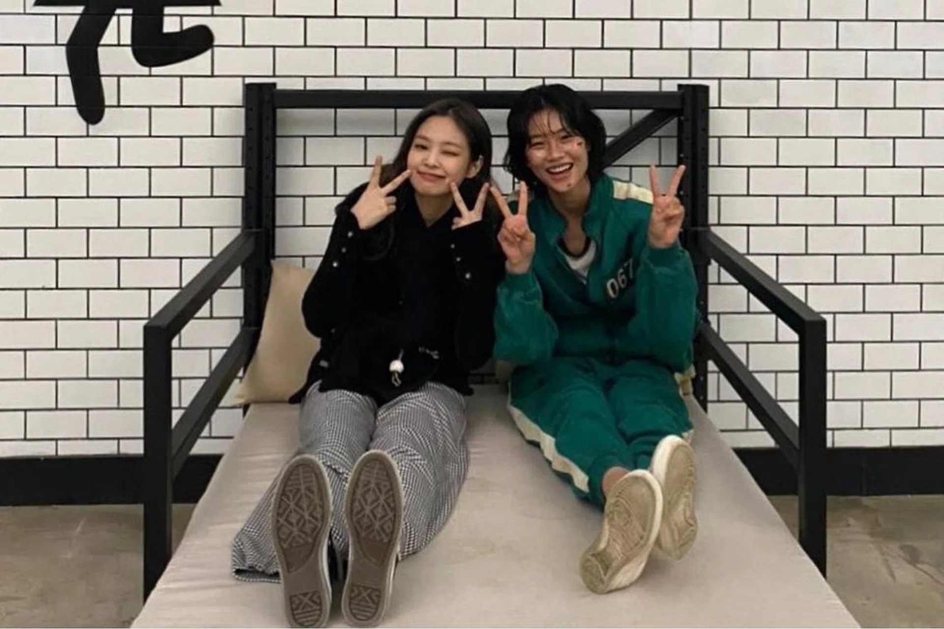 Celebrity BFFs, Celebrities, Celebrity Best Friends, Celebrity Friends, Lee jung jae, Jung Woo Sung, Squid Game, Song Joong Ki, Lee Kwang Soo, Eddie Peng, Shawn Yue, Rainie Yang, Michelle Chen, Rui En, Dennis Chong, Chen Han Wei, Zoe Tay, Twins, Charlene Choi