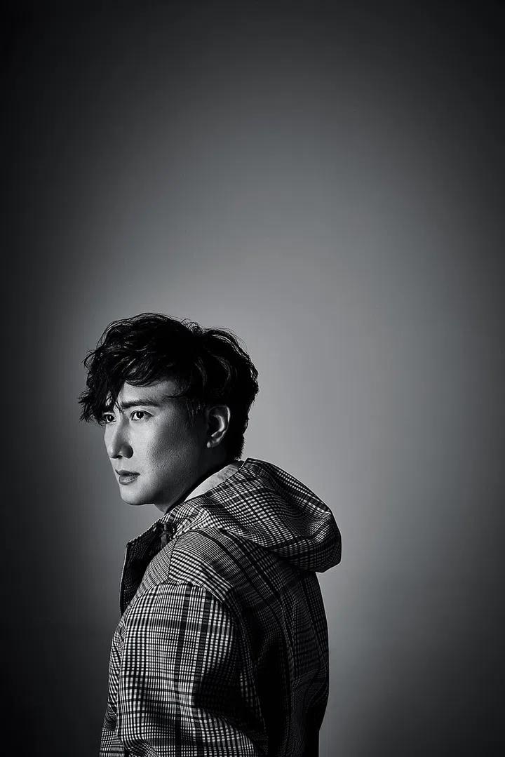 羊毛套头衫、棉质印花连帽夹克/Hermes。