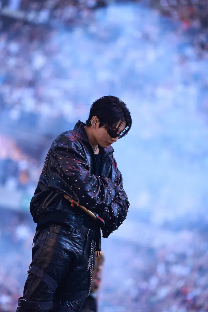 Balenciaga, Jung Kook, Arirang Tour,BTS