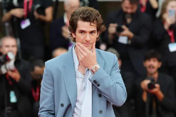VENICE, ITALY - AUGUST 29: Andrew Garfield attends the "After The Hunt" red carpet during the 82nd Venice International Film Festival on August 29, 2025 in Venice, Italy. (Photo by Vittorio Zunino Celotto/Getty Images)