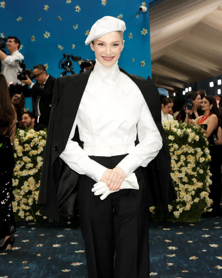 New York City, NY  - The Met Gala "Superfine: Tailoring Black Style" at The Metropolitan Museum of Art in New York City.

Pictured: Hunter Schafer

BACKGRID USA 5 MAY 2025 

BYLINE MUST READ: BFA.com / BACKGRID

USA: +1 310 798 9111 / usasales@backgrid.com

UK: +44 208 344 2007 / uksales@backgrid.com

*UK Clients - Pictures Containing Children
Please Pixelate Face Prior To Publication*