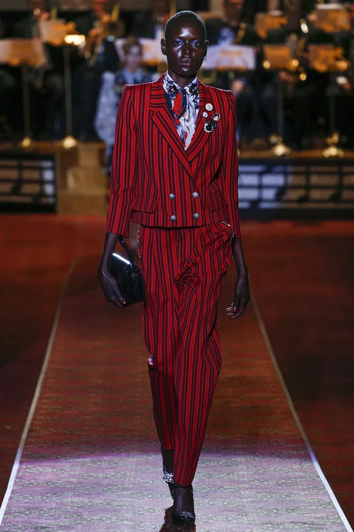 MARC JACOBS (25)