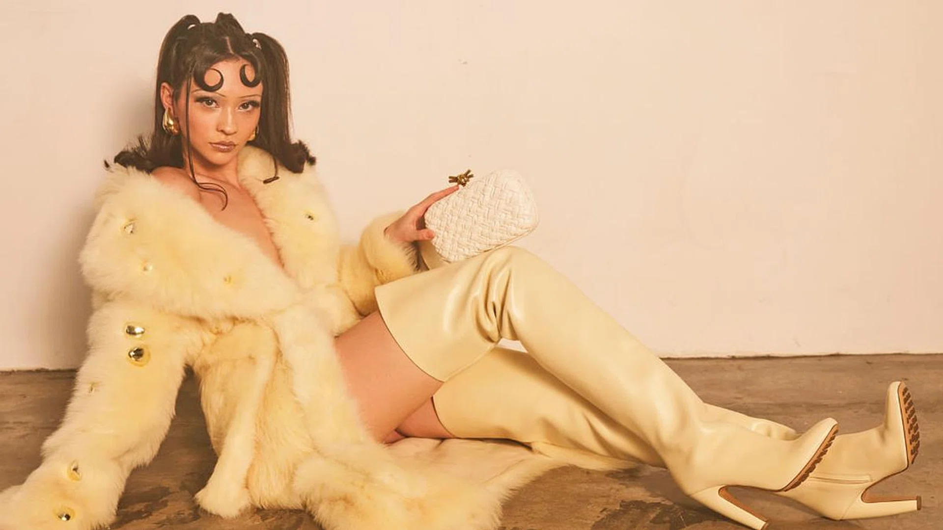 style tips mix and match for Fall Winter 2022 fashion spread