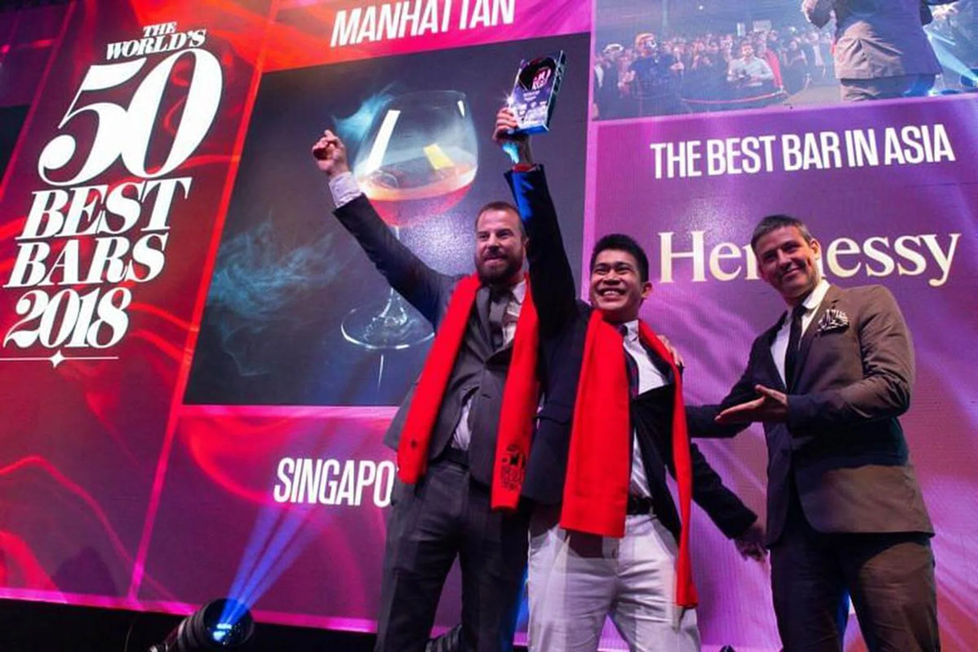 Manhattan的Philip Bischoff 与Gabriel Carlos上台领奖