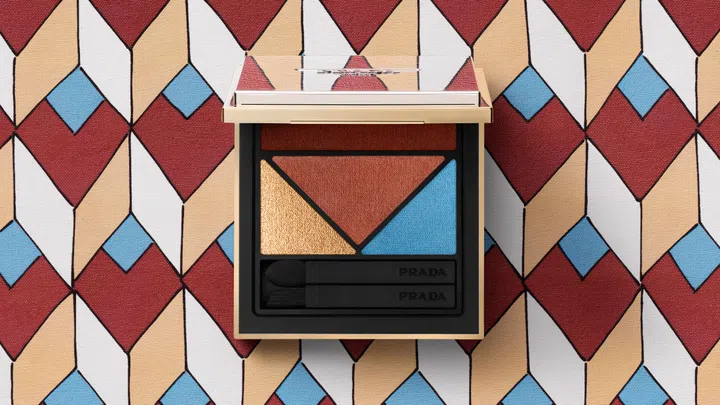 Prada Beauty , make up