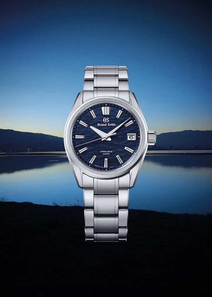 Grand Seiko全新Spring Drive 5 Days SLGA021G腕表从日本生产基地周围的湖光美景汲取灵感。。