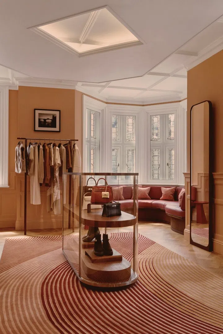  爱马仕之家伦敦,Hermes Maison at 166 New Bond Street
