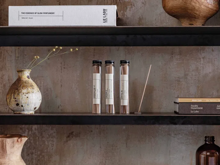 香氛, scent, Le Labo, AESOP， Ambroxyde 17、Encens 9 ，Santal 26。