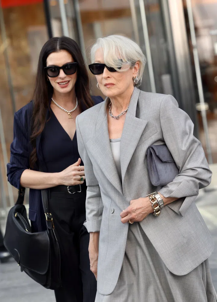 New York, NY  Anne Hathaway and Meryl Streep film a scene in midtown for "The Devil Wears Prada 2'' . The pair are seen reprising their roles from the first hit film as they filmed a scene walking out of the fictional Runway magazine offices and having a discussion on the street before Miranda (Meryl) turns to Andy and blows her a kiss.

Pictured: Anne Hathaway, Meryl Streep

BACKGRID USA 30 JULY 2025 

BYLINE MUST READ: Steve Sands / BACKGRID

USA: +1 310 798 9111 / usasales@backgrid.com

UK: +44 208 344 2007 / uksales@backgrid.com

*UK Clients - Pictures Containing Children
Please Pixelate Face Prior To Publication*