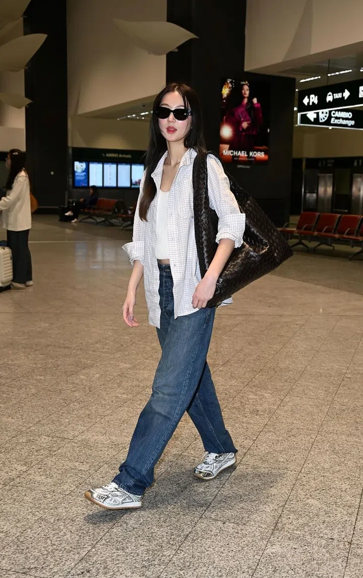 大能 Thanaerng Bottega Veneta